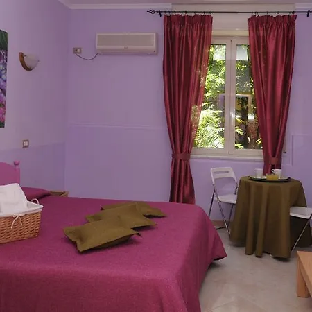 Casa Dominova De Luxe Pensión